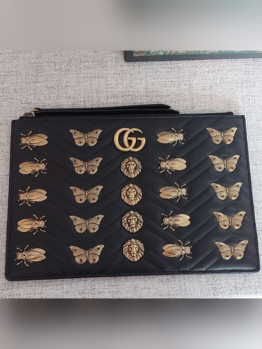 Gucci Marmont Animal Studs 2.0 Pouch - Picture 2 of 12